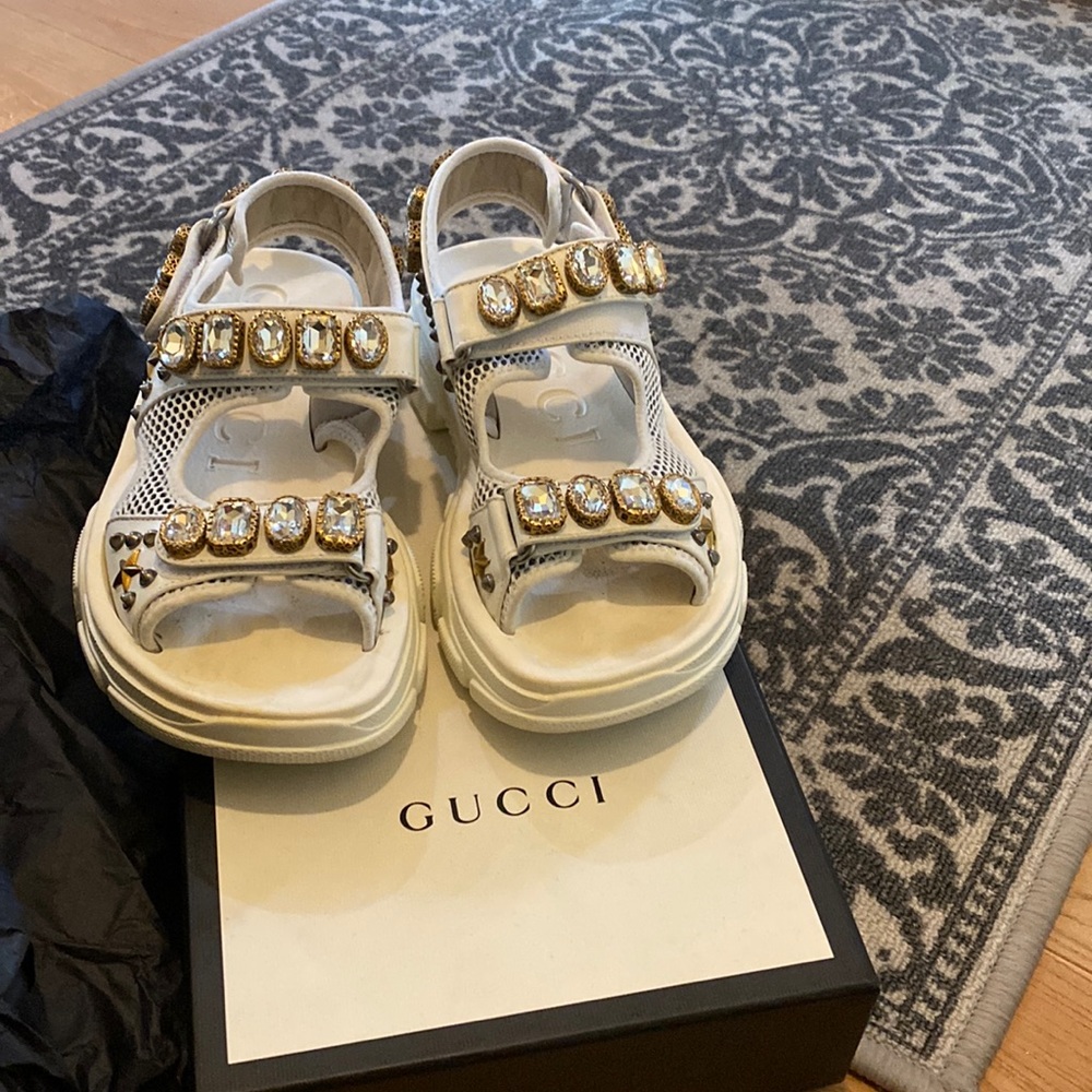 Like new Gucci sandals